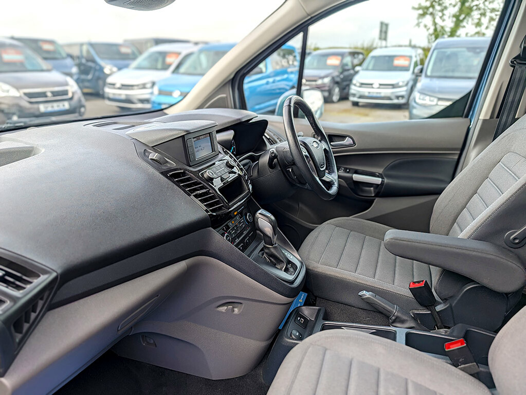 Ford Tourneo Connect 1.5L Ecoblue 120Ps Titanium Orange #9