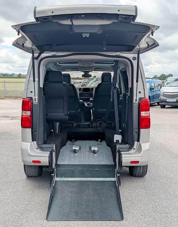 Citroen SpaceTourer 2.0 Bluehdi 180 Flair M Wav  #6