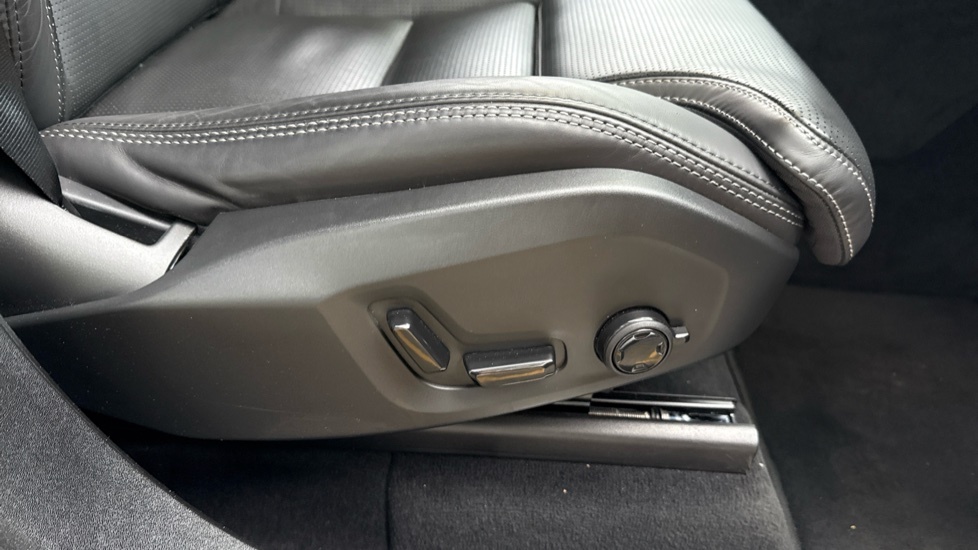 Volvo XC90 Plus Grey #31