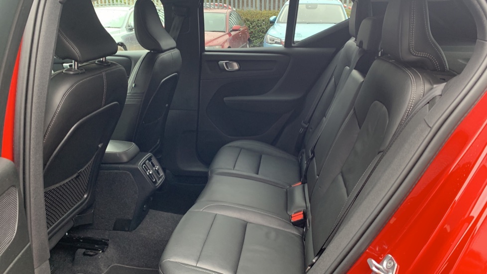 Volvo XC40 D3 Awd R-design White #19