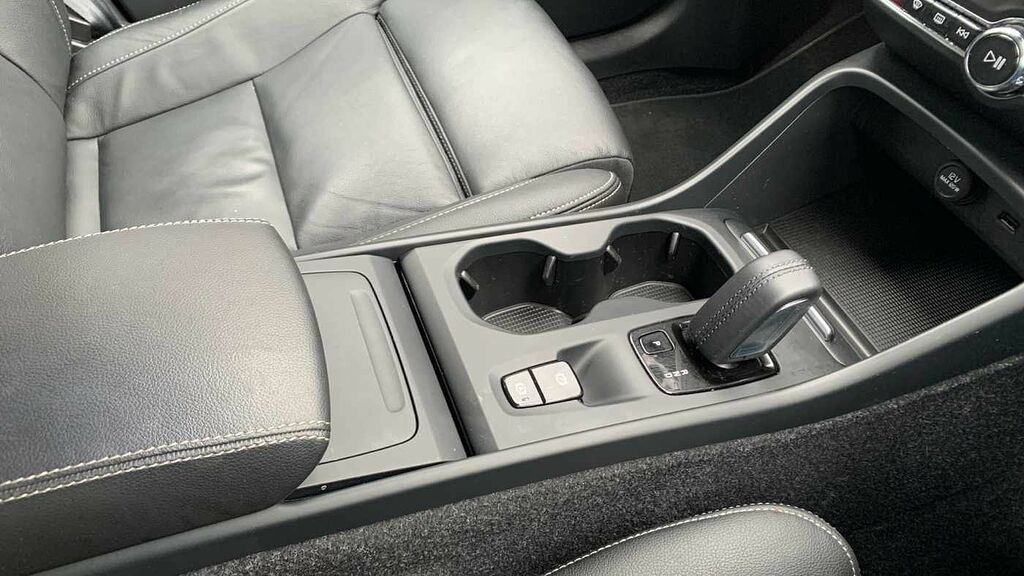 Volvo XC40 D3 Awd R-design White #136