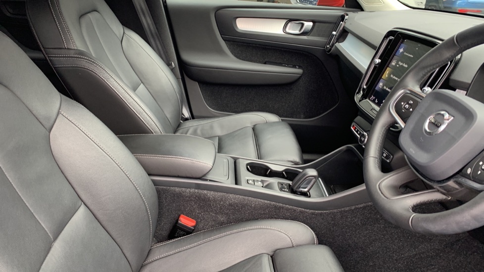 Volvo XC40 D3 Awd R-design White #17