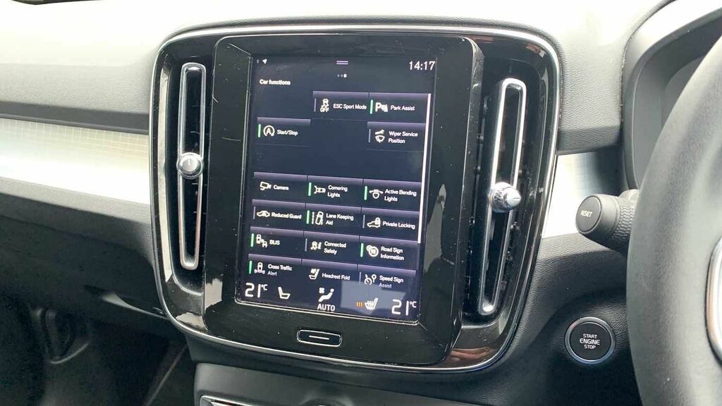 Volvo XC40 D3 Awd R-design White #138