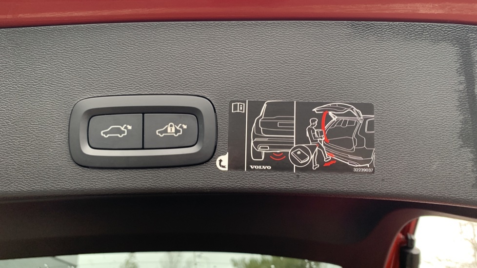 Volvo XC40 D3 Awd R-design White #55