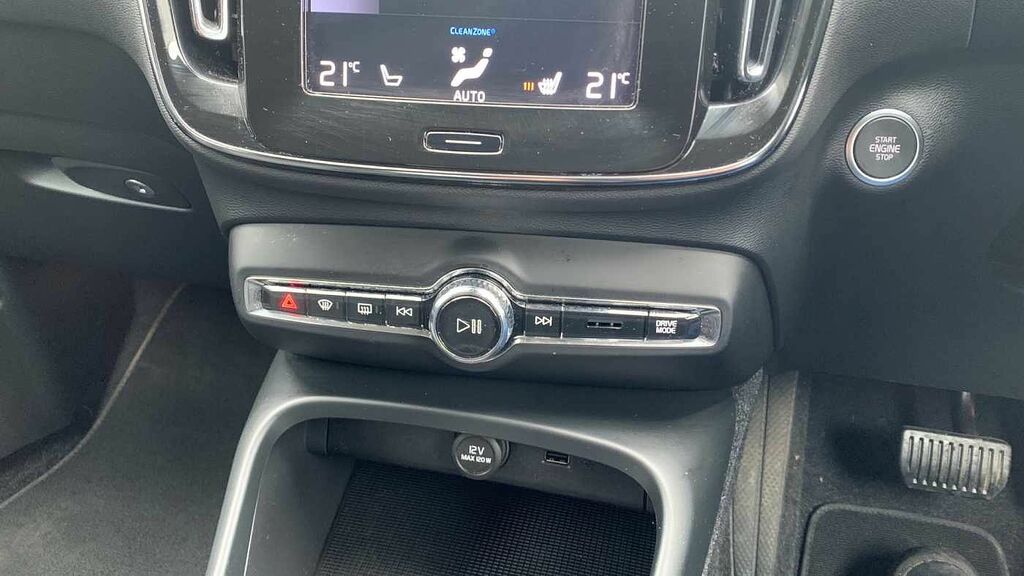 Volvo XC40 D3 Awd R-design White #135