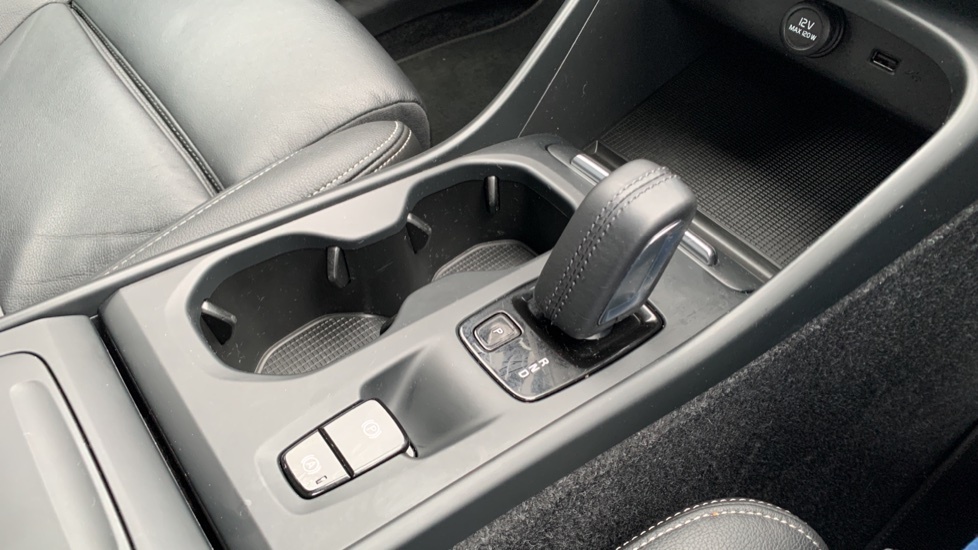 Volvo XC40 D3 Awd R-design White #27