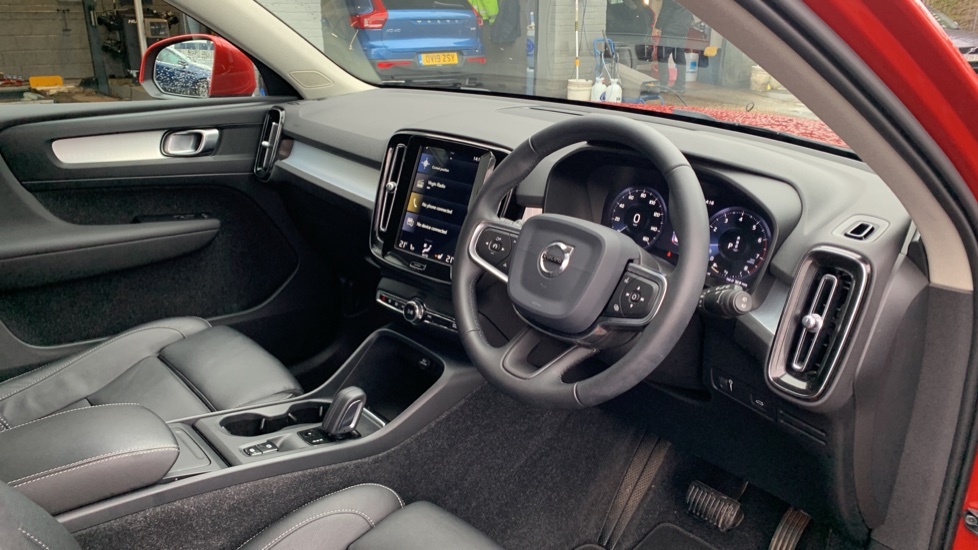 Volvo XC40 D3 Awd R-design White #9