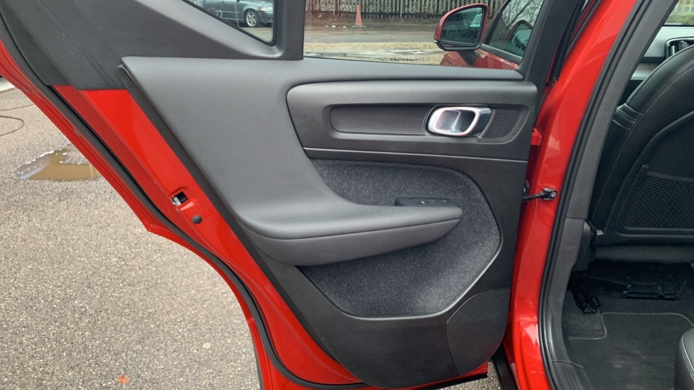 Volvo XC40 D3 Awd R-design White #63