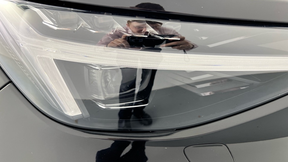 Volvo XC40 Plus Black Edition Black #45