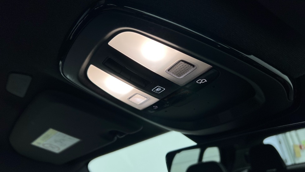 Volvo XC40 Plus Black Edition Black #42