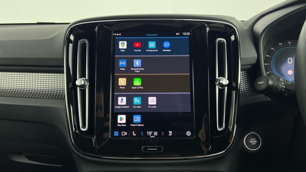 Volvo XC40 Plus Black Edition Black #21