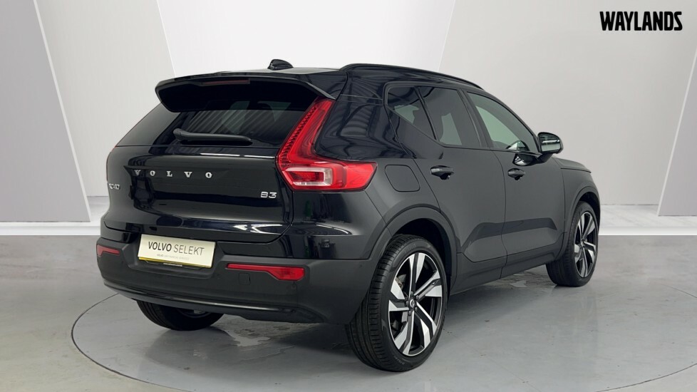 Volvo XC40 Plus Black Edition Black #7