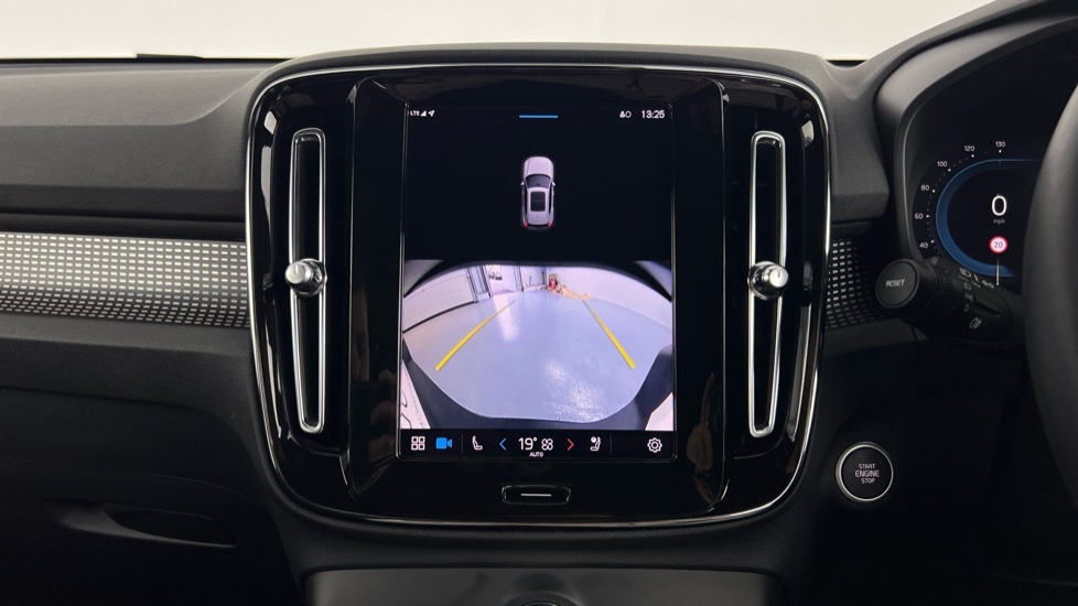 Volvo XC40 Plus Black Edition Black #32
