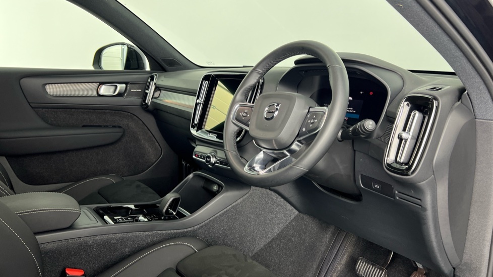 Volvo XC40 Ultimate, B3 Mild Hybrid, Dark Black #5