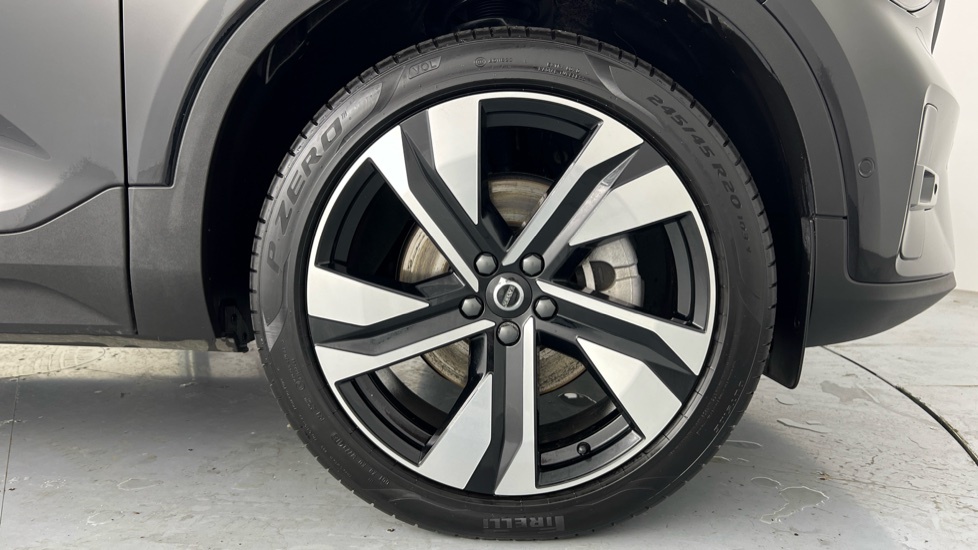 Volvo XC40 Plus Black Edition Black #16