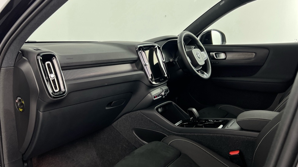Volvo XC40 Ultimate, B3 Mild Hybrid, Dark Black #4