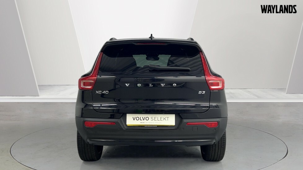 Volvo XC40 Plus Black Edition Black #13