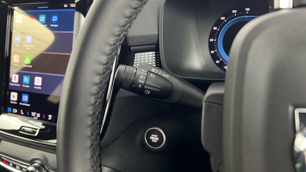 Volvo XC40 Plus Black Edition Black #24