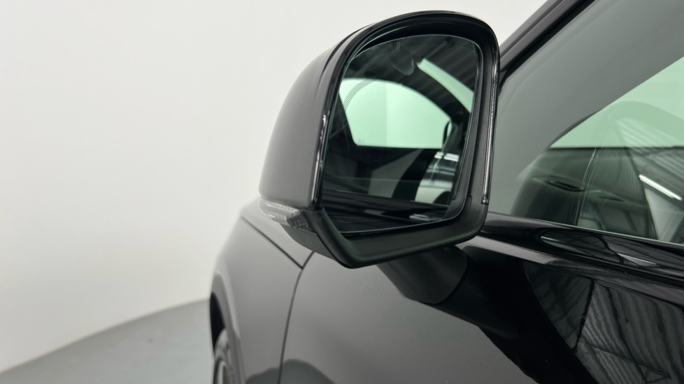 Volvo XC40 Plus Black Edition Black #46