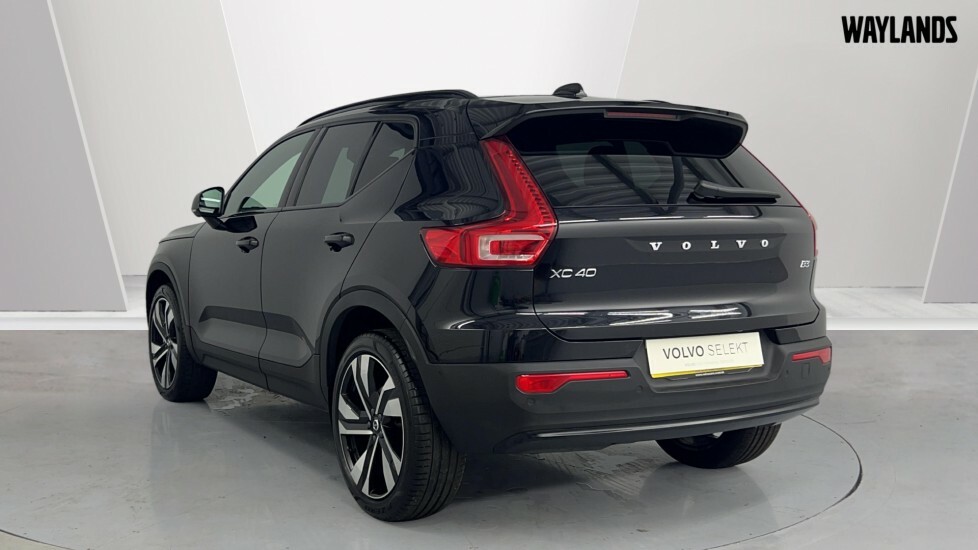 Volvo XC40 Ultimate, B3 Mild Hybrid, Dark Black #2