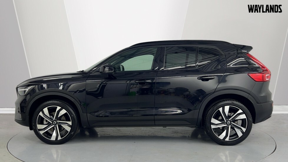 Volvo XC40 Plus Black Edition Black #8