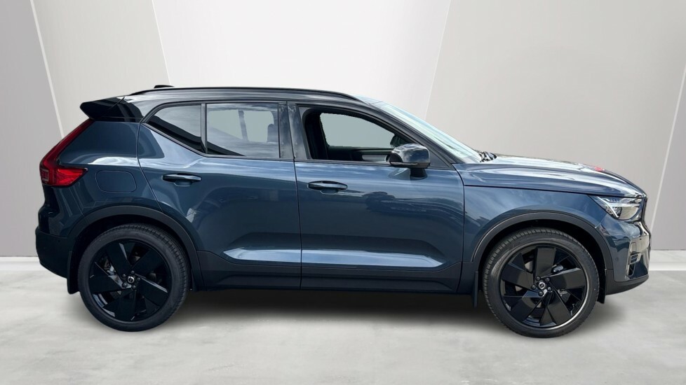 Volvo XC40 2.0 B4p Plus Pro Black Edition Blue #3