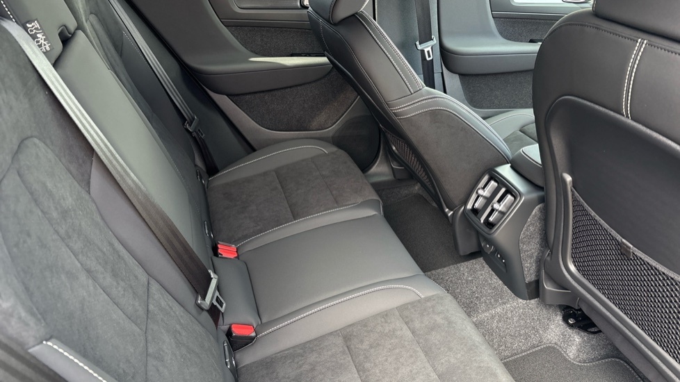 Volvo XC40 2.0 B4p Plus Pro Black Edition Blue #6