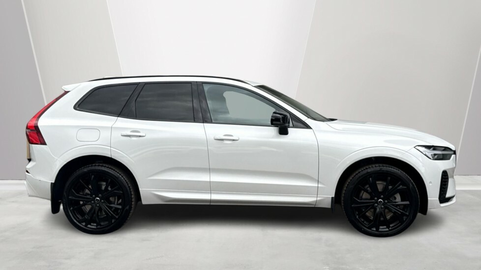 Volvo XC60 Black Edition Plus, T6 Awd Plug-in Hybrid, Electri White #3