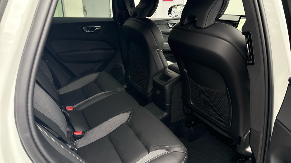 Volvo XC60 Black Edition Plus, T6 Awd Plug-in Hybrid, Electri White #6