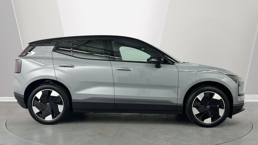 Volvo EX30 200Kw P5 Long Range Plus 69Kwh Grey #3