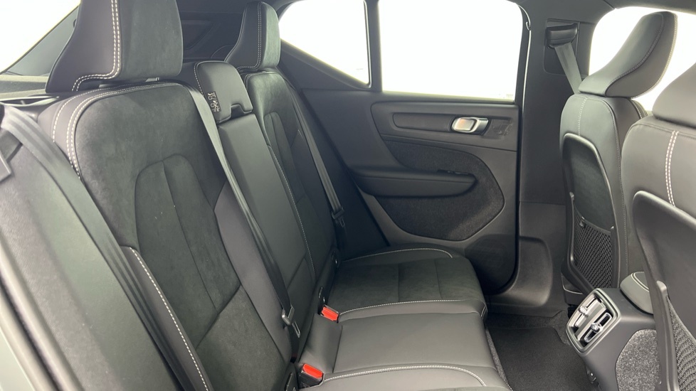 Volvo XC40 2.0 B3p Plus Dark #6