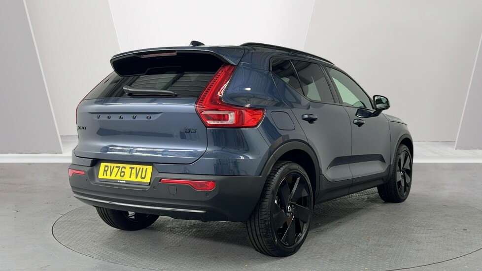 Volvo XC40 2.0 B3p Plus Black Edition Blue #2
