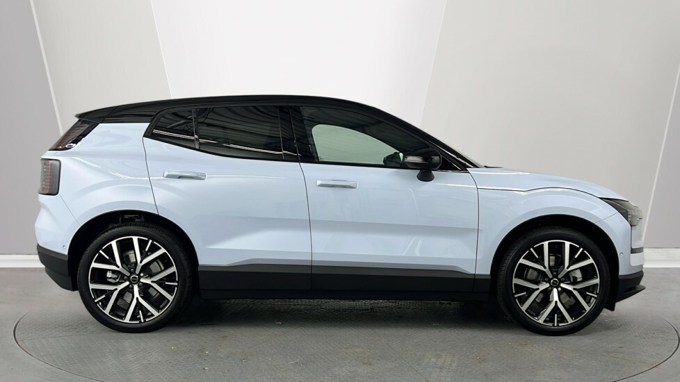 Volvo EX30 200Kw P5 Long Range Ultra 69Kwh Blue #3