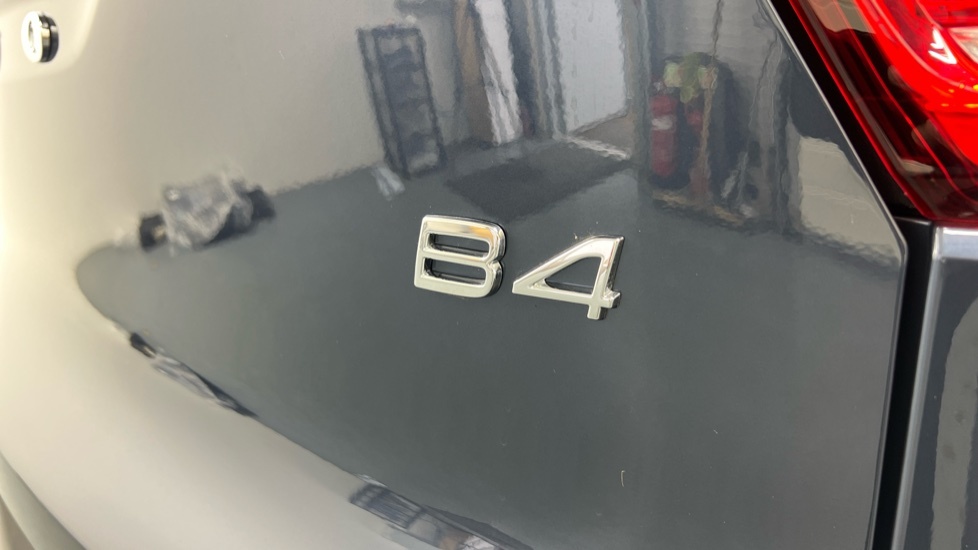 Volvo XC40 2.0 B3p Plus Black Edition Black #34