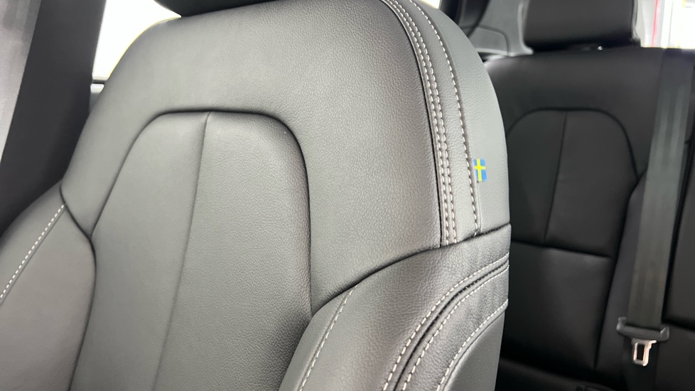 Volvo XC40 2.0 B3p Plus Black Edition Black #46