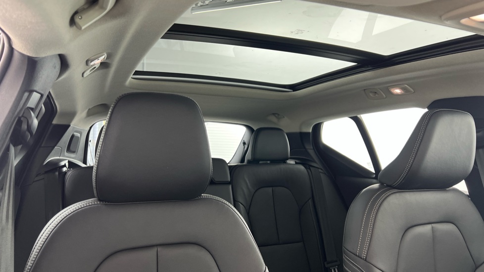 Volvo XC40 2.0 B3p Plus Black Edition Black #29