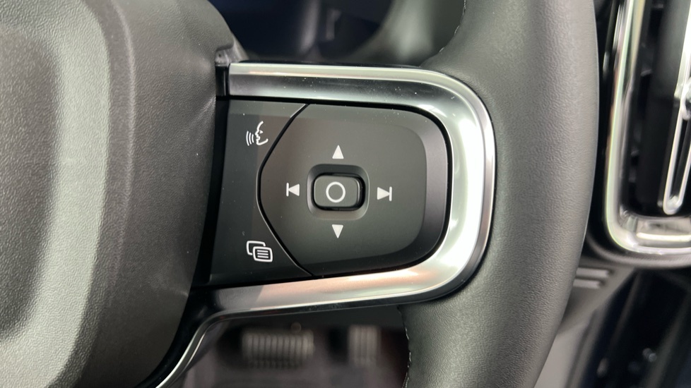 Volvo XC40 2.0 B3p Plus Black Edition Black #20