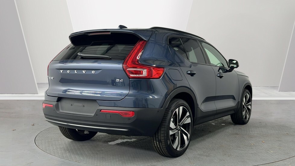 Volvo XC40 2.0 B4p Ultra Dark Blue #2