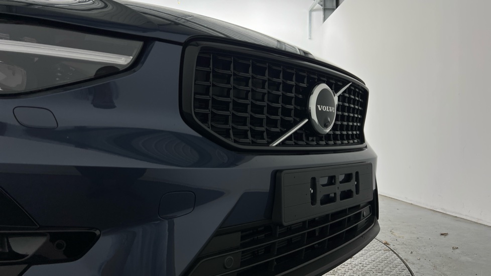 Volvo XC40 2.0 B3p Plus Black Edition Black #48