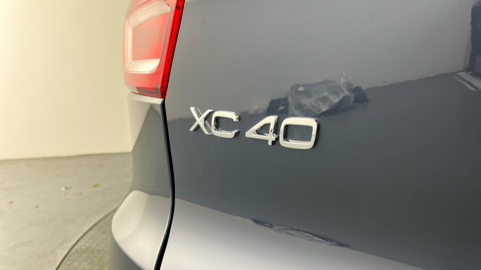 Volvo XC40 2.0 B3p Plus Black Edition Black #36