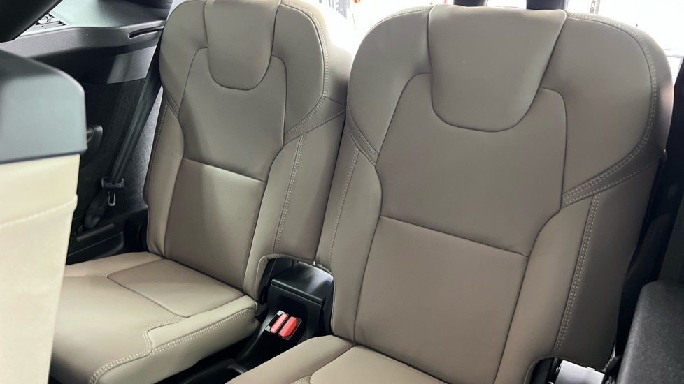 Volvo XC90 Ultra Blue #36