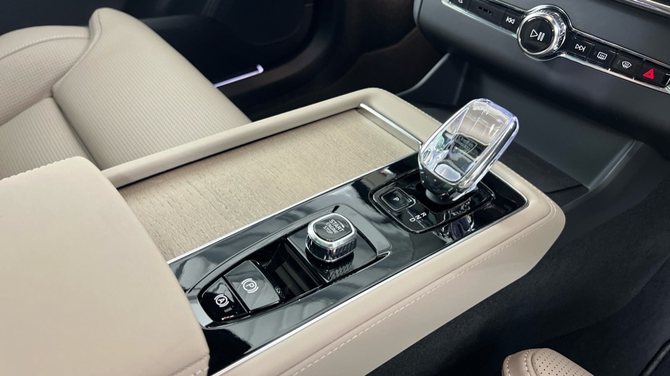 Volvo XC90 Ultra Blue #23