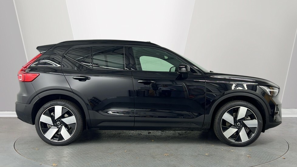 Volvo EX40 Ultra, Single Motor Extended Range, Black #3