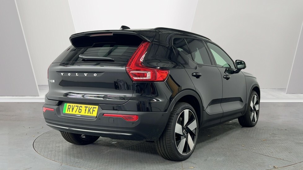 Volvo EX40 Ultra, Single Motor Extended Range, Black #2