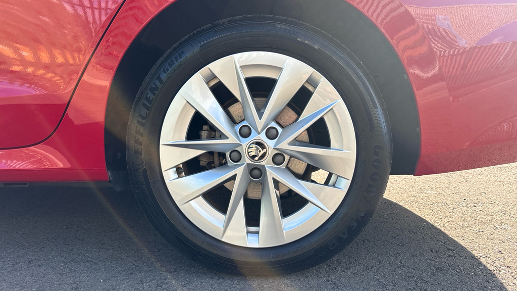 Skoda Octavia Skoda Octavia Se 1.4 L Tsi Red #5