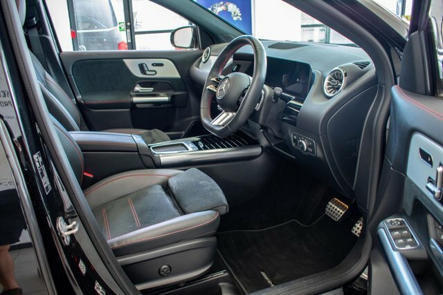 Mercedes-Benz GLA Class 2.0 Gla220d Amg Line Premium Plus Suv Black #5