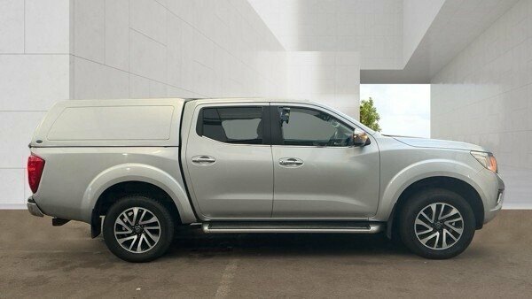 Nissan Navara White #5