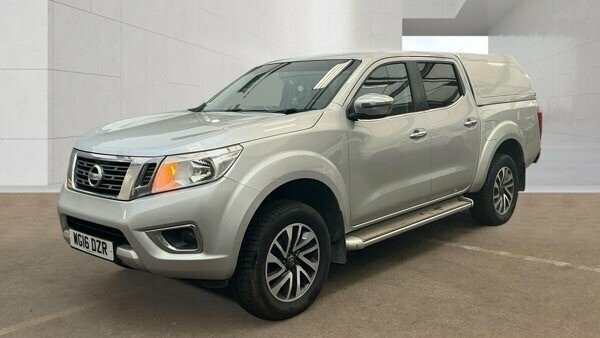 Nissan Navara White #2