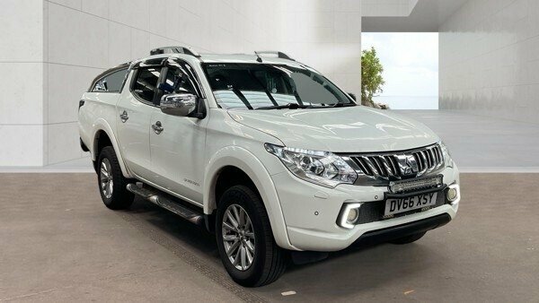 Mitsubishi L200 2.4 Di-d Dc Barbarian Pickup Double Cab White