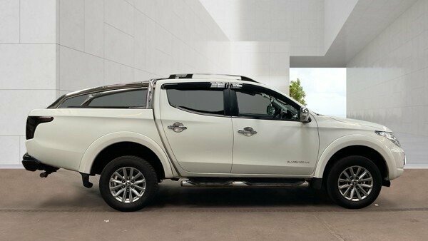 Mitsubishi L200 2.4 Di-d Dc Barbarian Pickup Double Cab White #5